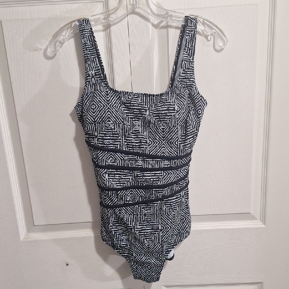 Fit 4U "Fit For UR Tummy" One-Piece Swimsuit - 10 - Black White Aztec Geometric